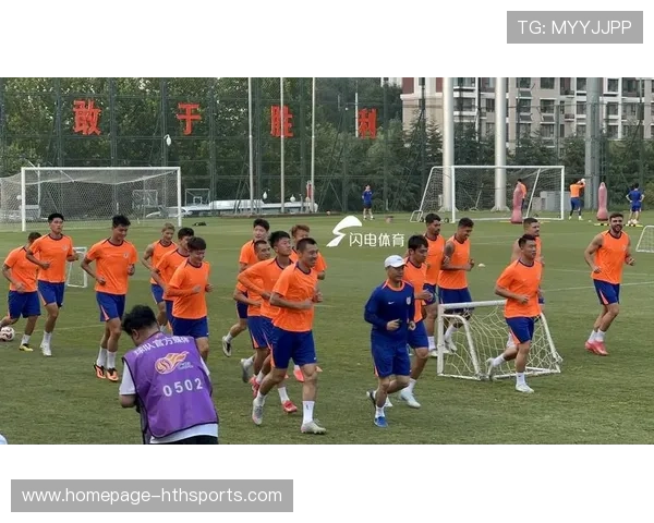 足球俱乐部训练基地对外开放日人气爆棚，足球培训基地